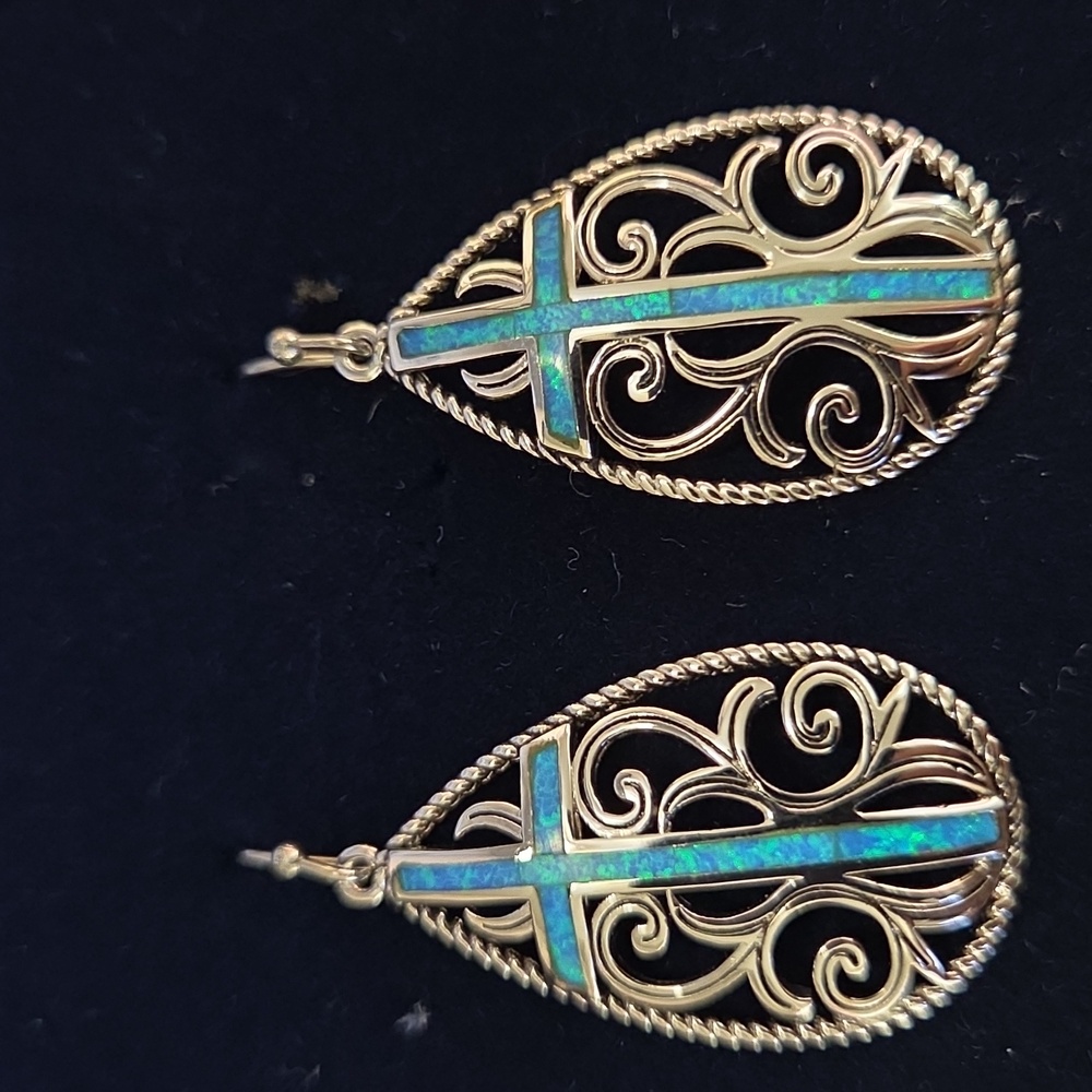 Montana Silversmiths Silver and Blue Filigree Cross Earrings - Picture 3 of 4
